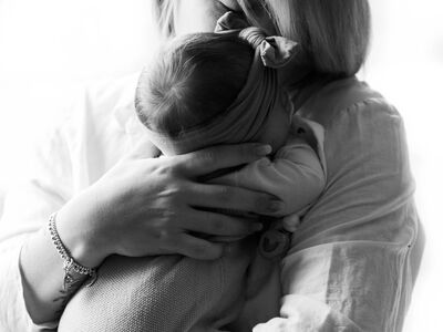 Les enjeux psychiques de la rencontre entre le parent et son enfant : un bouleversement fondamental